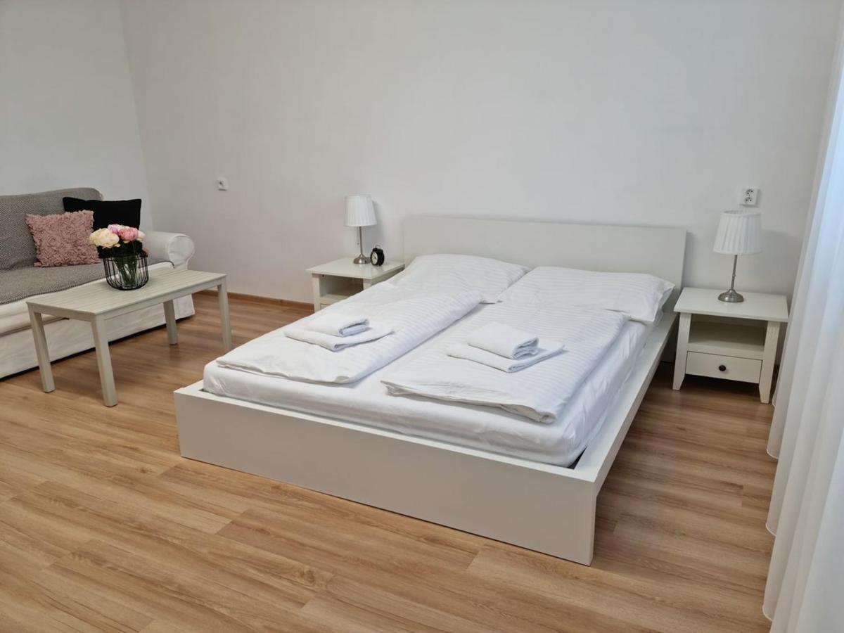 Bed and Breakfast Stara Posta Свидник Экстерьер фото